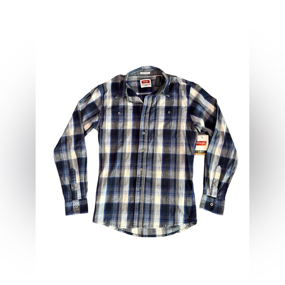 New!! Wrangler Button Down Mens Shirt. Size Small.